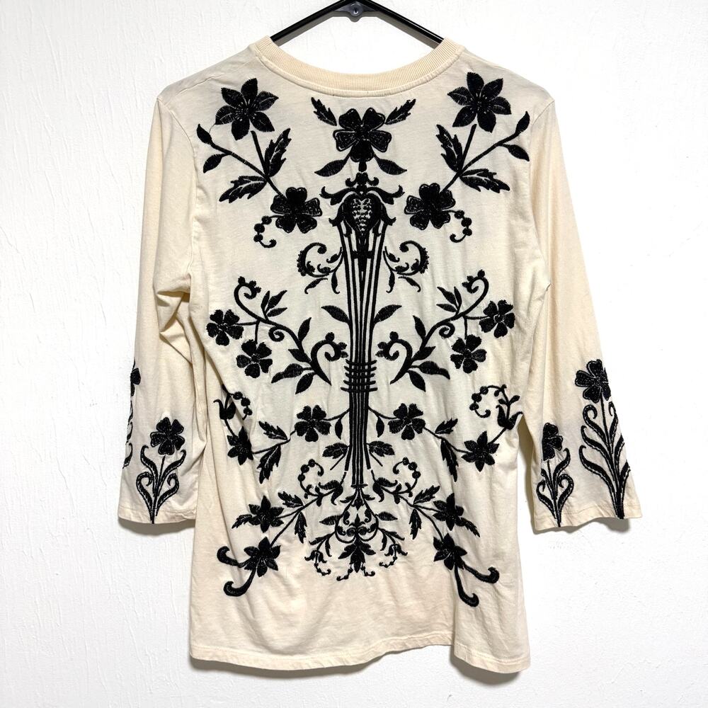 Johnny Was Womens Embroidered 3/4 Sleeve Top S Cream Black Boho Floral Cotton - Picture 2 of 13